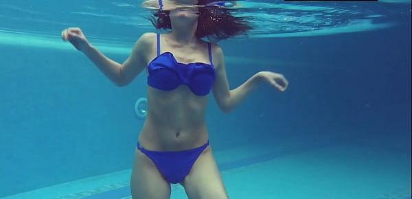  Lina Mercury sexy swimming underwater